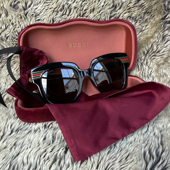 ❌SOLD❌ Gucci Cat Eye Sunglasses | Black Lens | Green & Red Stripe - Picture 1 of 9